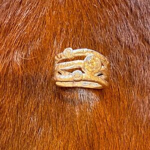 Elegant Silver Ring with Crystal Accents